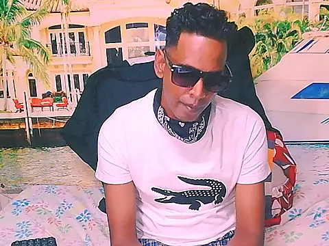 IndianHunk01 webcam