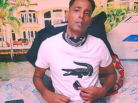 IndianHunk01 webcam