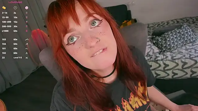 Alice_CutePerv webcam