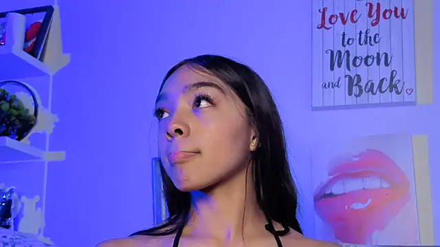 pocahontamoon webcam