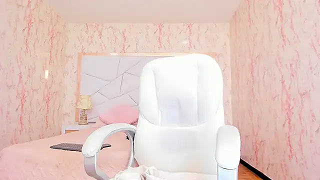 Emily_Whinfre webcam