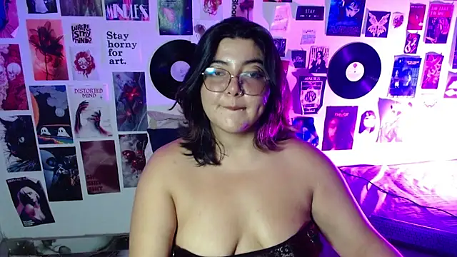 Roxy_f_w webcam