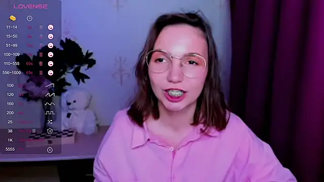 KindHazelHere_ webcam