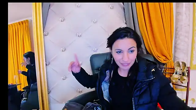 DiamondVelour webcam