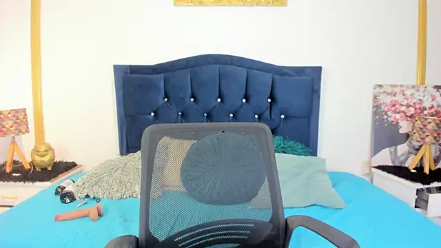 Inaya_Khalifa webcam