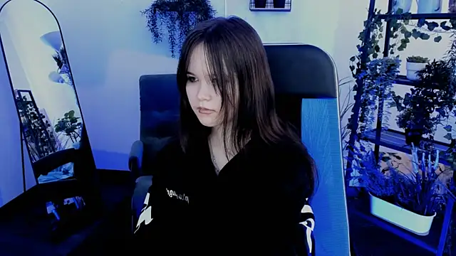 Elainebeness - Stripchat Cam Model