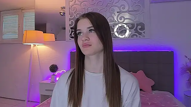 luisaclover - LuisaClover's free webcam - UK Sex Cams