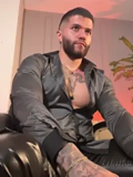 frank_farrell (M young) - Spit hole