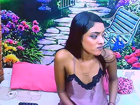 IndianPretty14u2Luv webcam