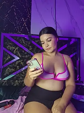 Pretty_Julieta webcam