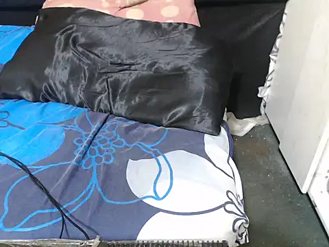 SweetHotBabby18 webcam