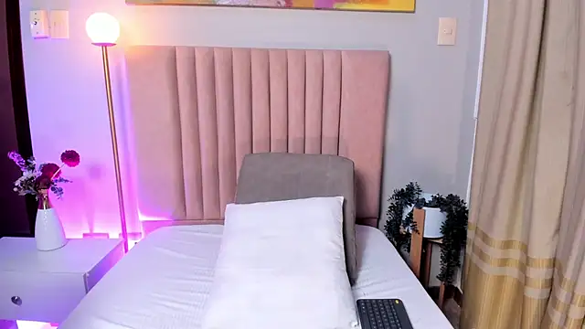 Zamira_Taylor webcam