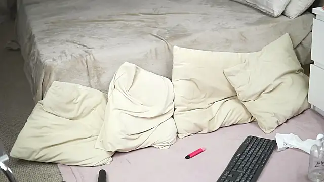 aprilhadid - AprilHadid's free webcam - UK Sex Cams