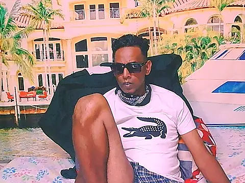 IndianHunk01 webcam