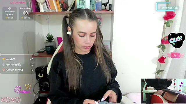 sweetlittlelisa - Sweetlittlelisa's free webcam - UK Sex Cams