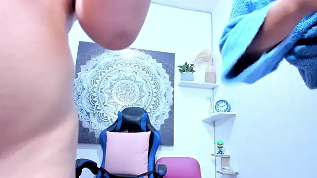 Aurora_Rinaldi webcam