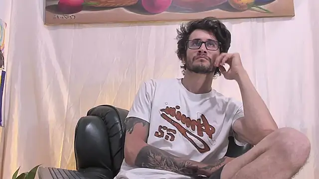 Loggan_donnelly webcam