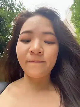 美女lucyxiaolulu在线直播