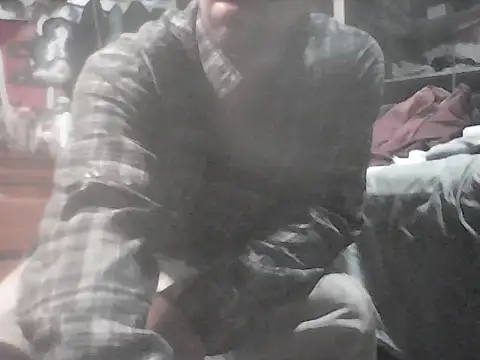 Twoslipperywhenwett webcam