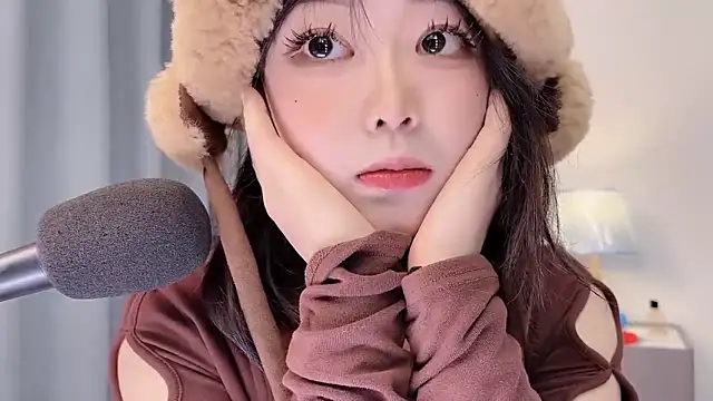 smalldaisy - Smalldaisy's free webcam - UK Sex Cams