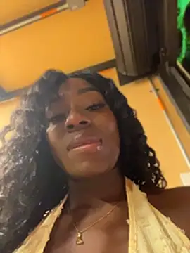 Webcam Model (ZarahFerreira)  is live.Free join now!