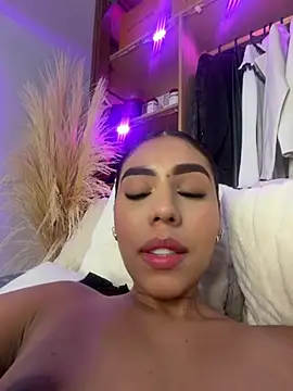 rossie_blooms - Rossie_Blooms's free webcam - UK Sex Cams