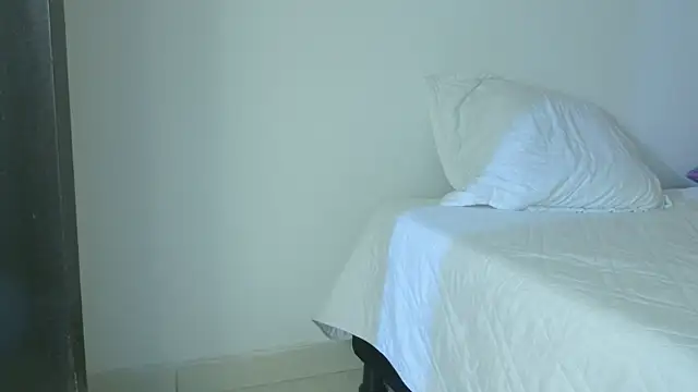 eva_sin18 live sex cam