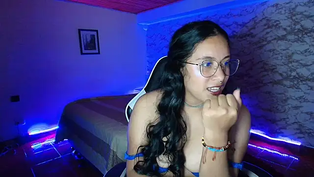 Camila_IRoose webcam