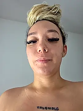 Webcam Model (alaia_princess)  is live.Free join now!