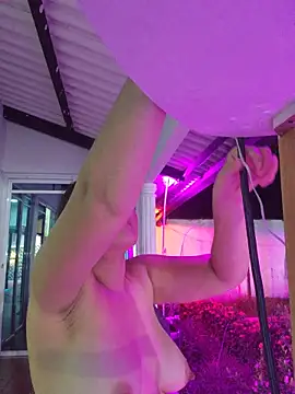 Pretty_Julieta webcam