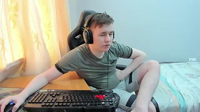 iliaskrislove - Iliaskrislove's free webcam - UK Sex Cams