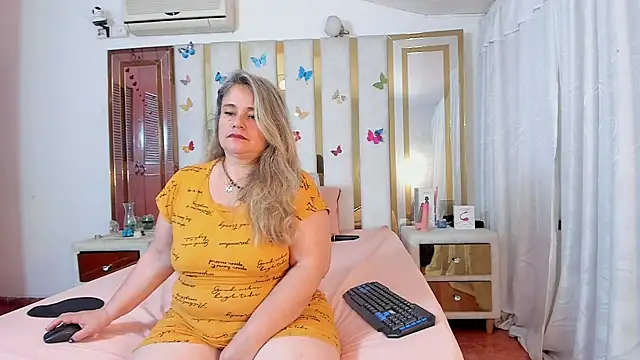 AnyelaGitanaMature webcam