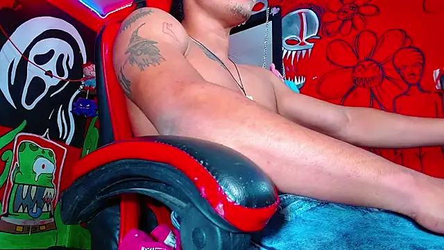 Nikkithebeastx webcam