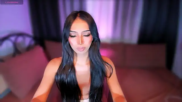 xUrGoddess_islaCumsAlotx webcam