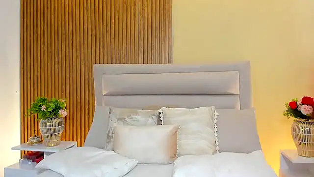 CristalMayson webcam