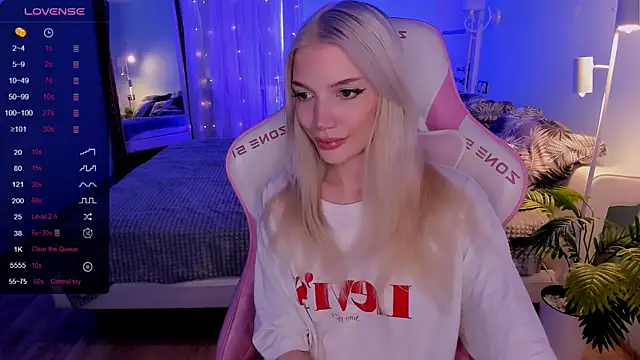 AnyaTaylor_ webcam