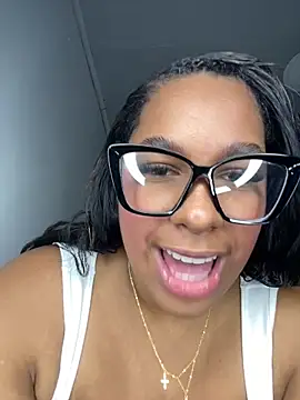 Webcam Model (NV-Nikoll)  is live.Free join now!