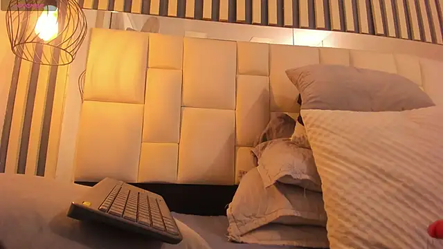 camila__herrera webcam