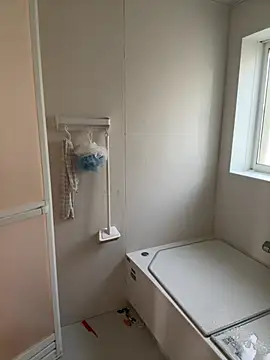 tikutak8 (Ask my age) - 下のお毛毛チラ見せ