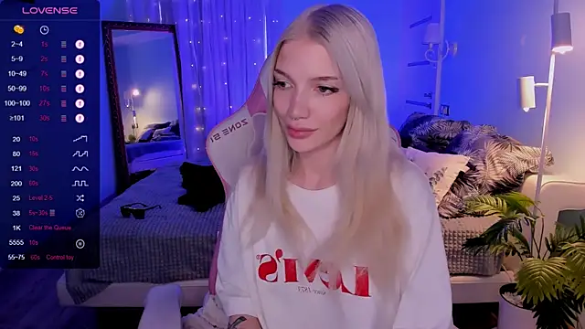 anyataylor_ (F young) - 30 slaps on the ass