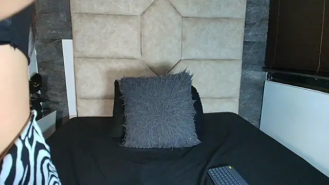 Ariia_Monroee webcam