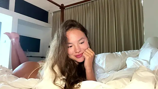 kamila_18_french webcam