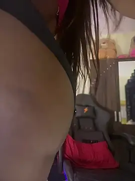 Webcam Model (Chardonnay_Crystal)  is live.Free join now!