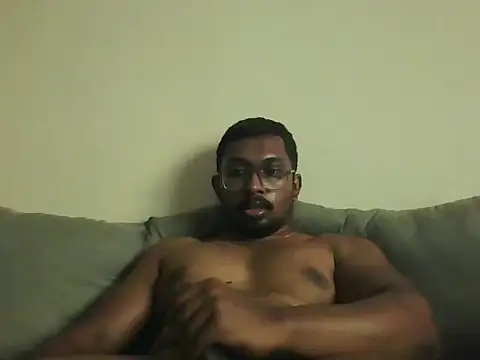 Straightchennaibull webcam