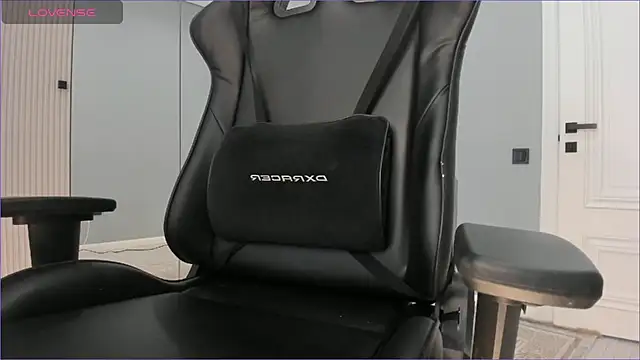 lovelymikky (F teen) - dildoplay