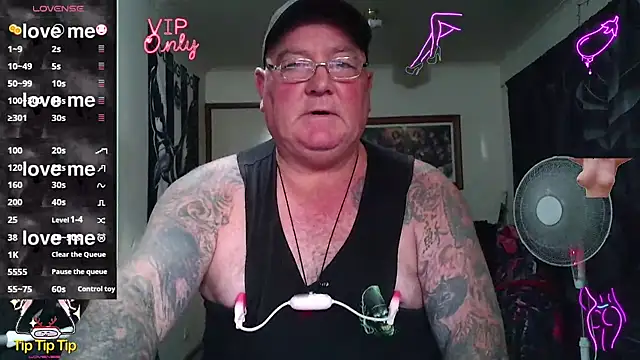 KINKYBLUEYES69 webcam