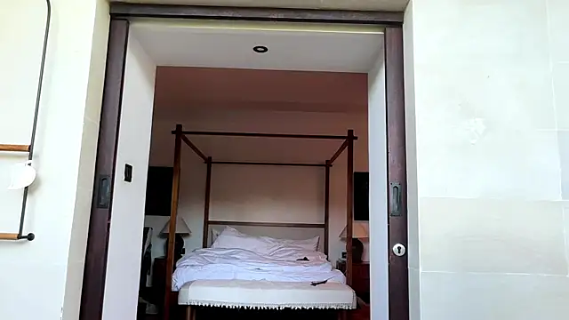 kamila_18_french webcam