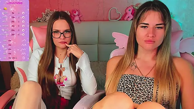 hotty_girls_here webcam