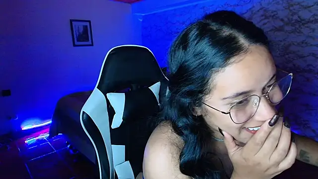 camila_iroose - Camila_IRoose's free webcam - UK Sex Cams