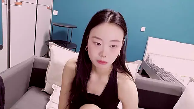 美女ZHJKS9988在线直播